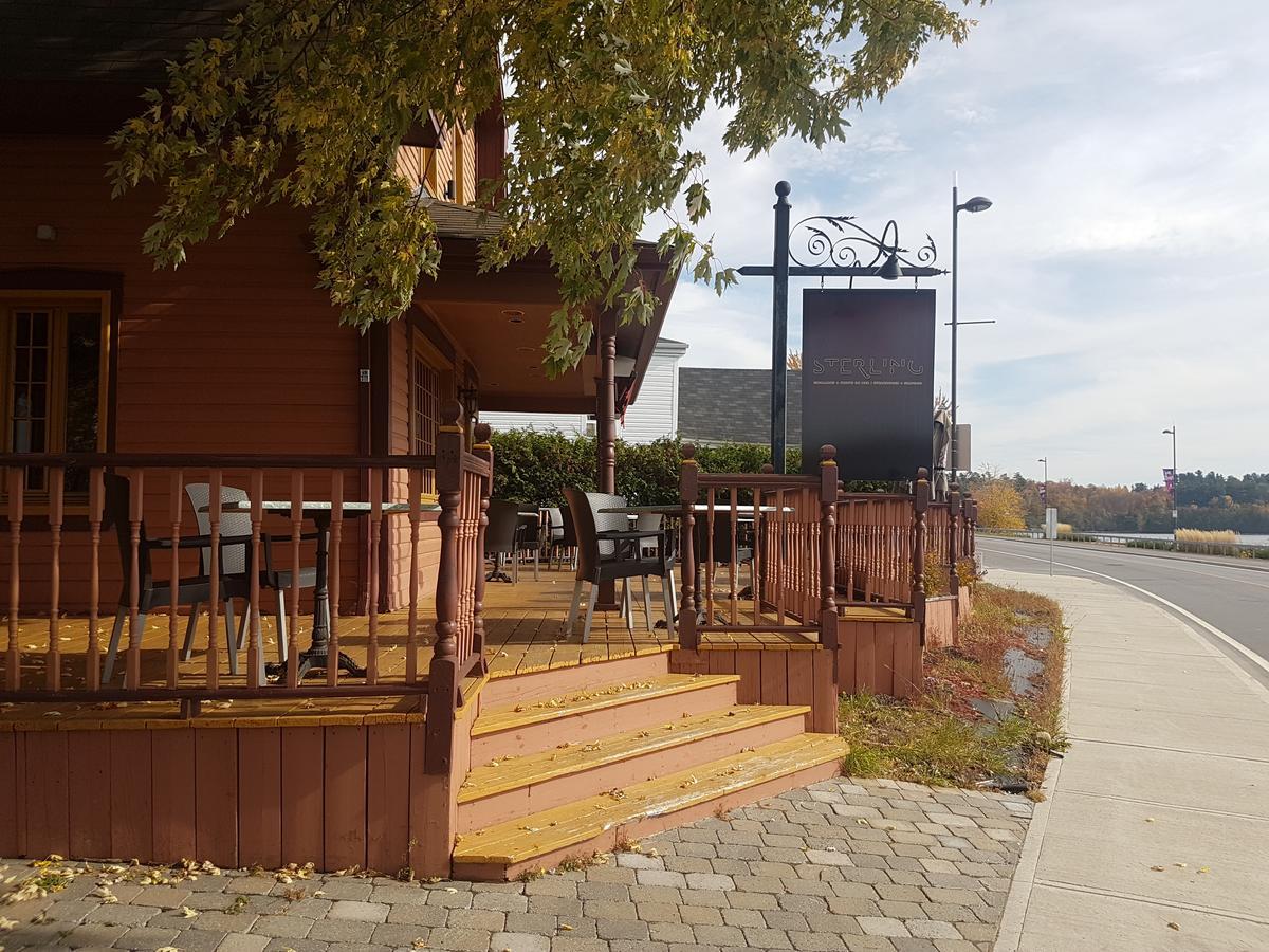 Cozy 1-Bedroom Suite #17 By Amazing Property Rentals Gatineau Exterior photo